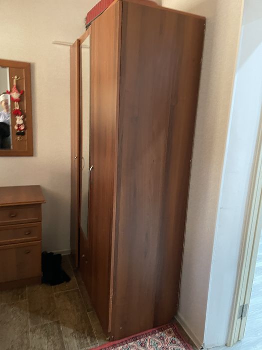 Продам шкафы в прихожией