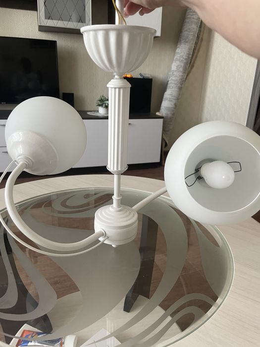 Продам люстру