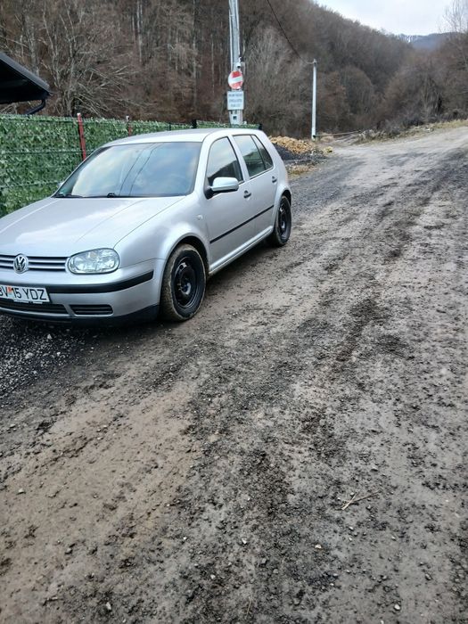 Vand Golf 4  16 benzina