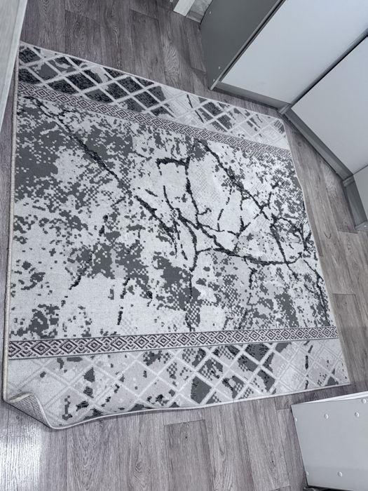 Продам ковер 150х150