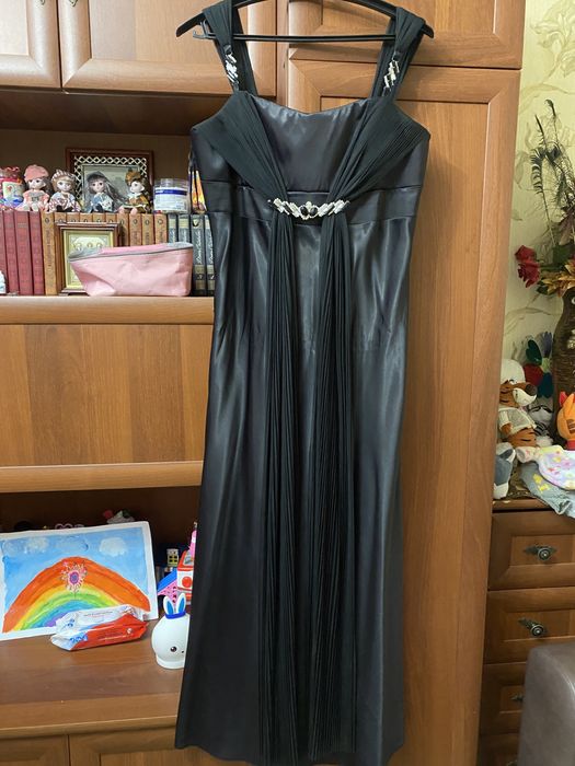 Платье вечернее