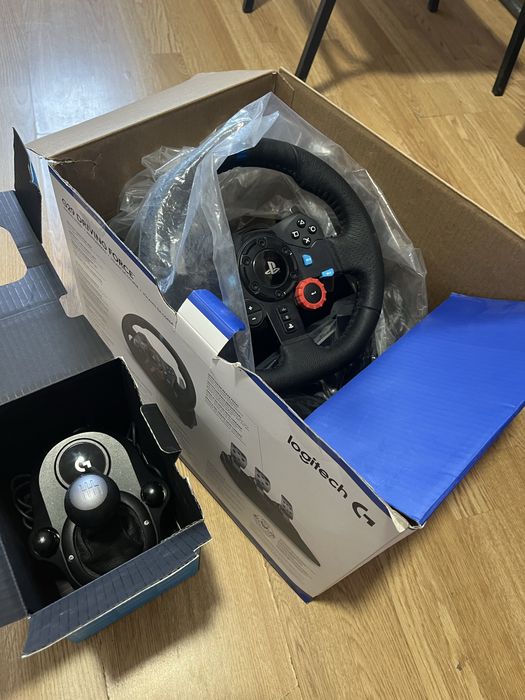 Volan Logitech G29 + Pedale + Schimbator Driving force