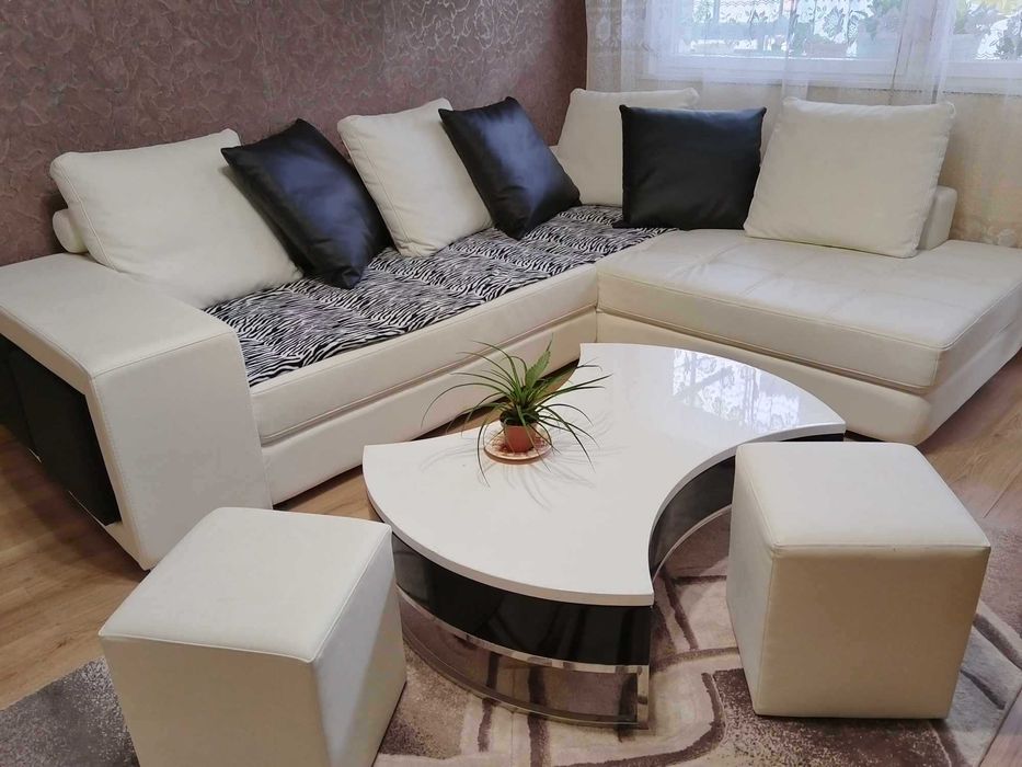 мебели за хол-ъглов диван, маса и секция