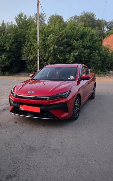 Продам новую машину JAC J7+