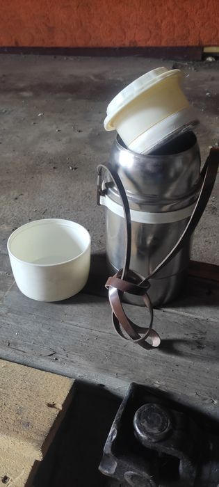 Термоса разные с по одной цене