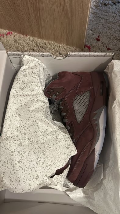 Air Jordan retro 1 High OG , jordan retro 5 “Burgundy” ,