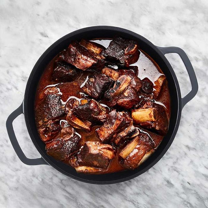 Тенджера за готвене и печене с капак 2,2 л – за всички котлони и фурни