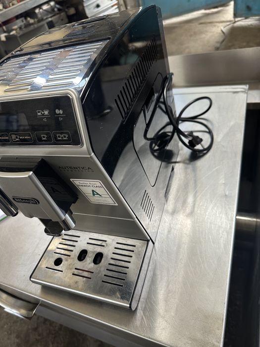Каферобот Delonghi Autentica