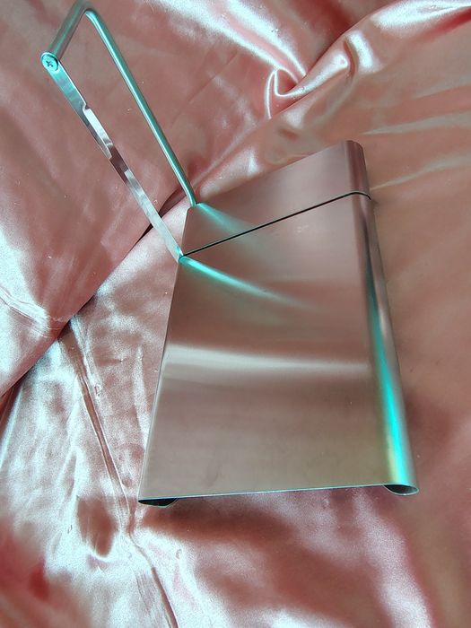 Tăietor din inox pentru brânzeturi