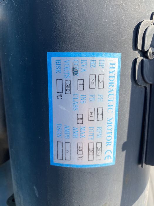 Elevator auto doua coloane electrohidraulic