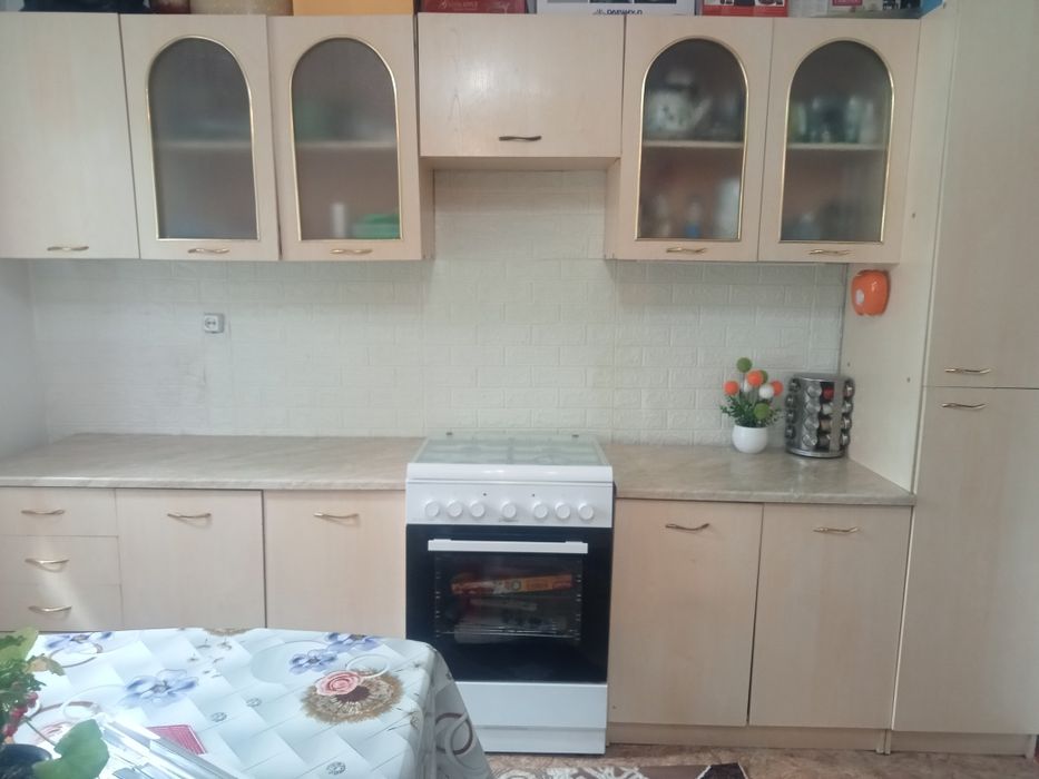 Продам срочно кухонный гарнитур