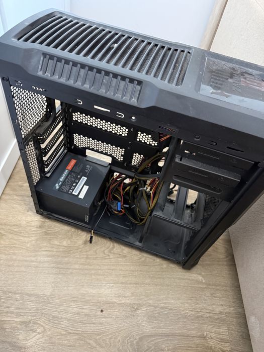 Carcasă Zalman Z3 Plus + sursă FSP Raider RA550 550W