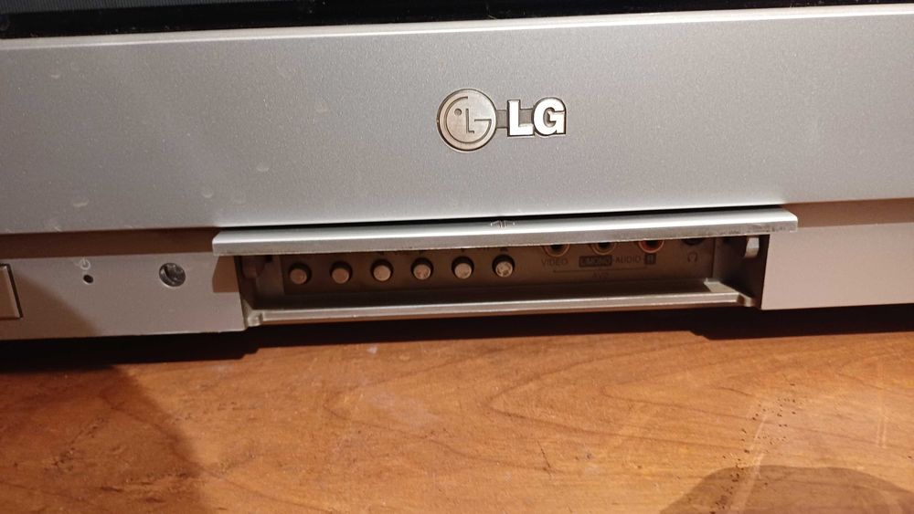 Продам телевизор LG