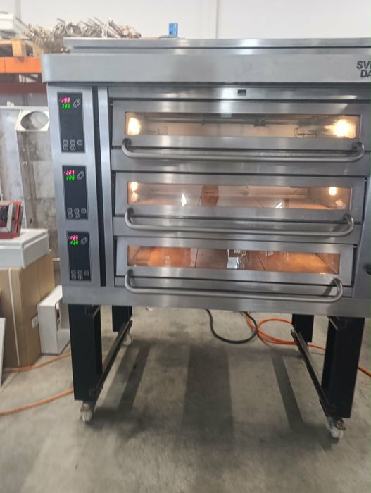 Cuptor electric functioneasa foarte bine 3000€ pret negociabil