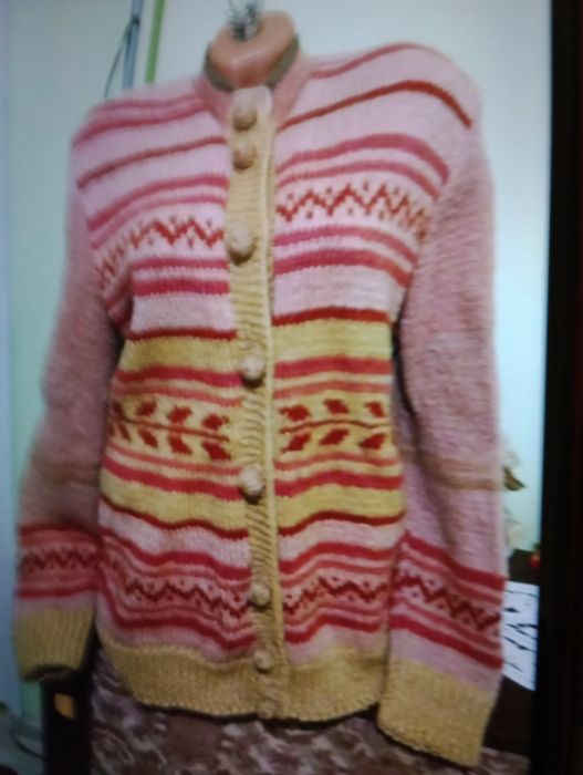 Pantaloni ,cardigane și plovere