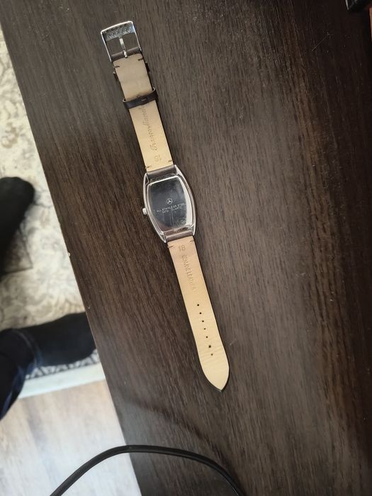 Продам часы автомобильной марки  Мерседес