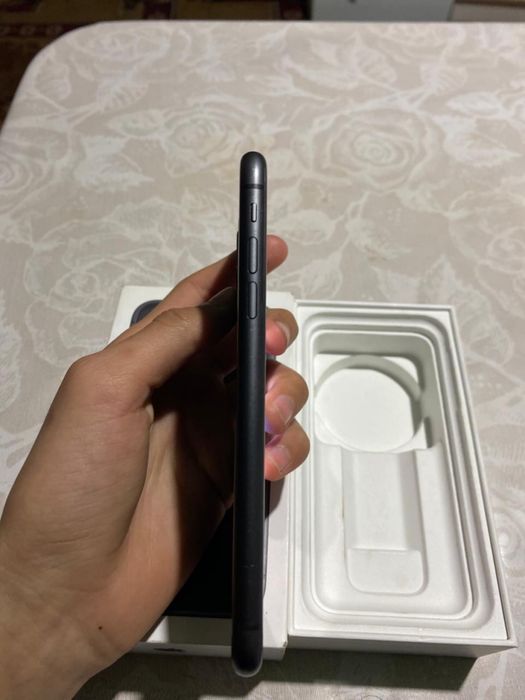 Айфон 11 с коробкой