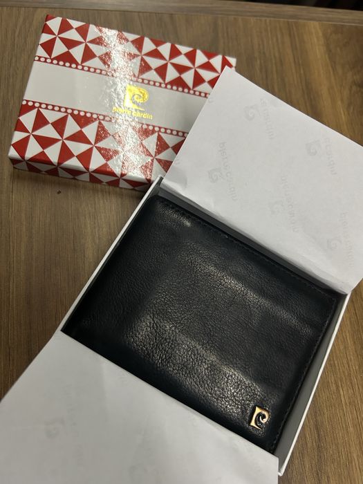 Мъжки портфейл естествена кожа Pierre Cardin употребяван