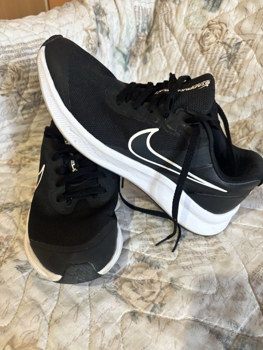Маратонки  NIKE 39 номер