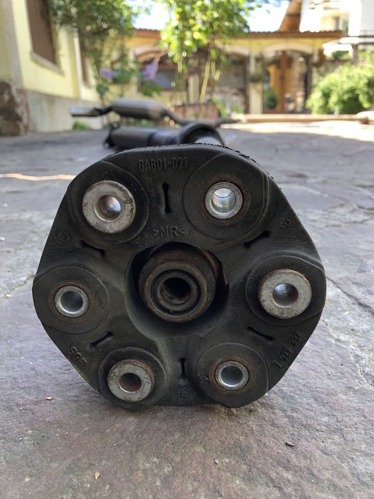 Кардан с висящ лагер и гумени карета N47D20C BMW e90e91e92e87 318d320d