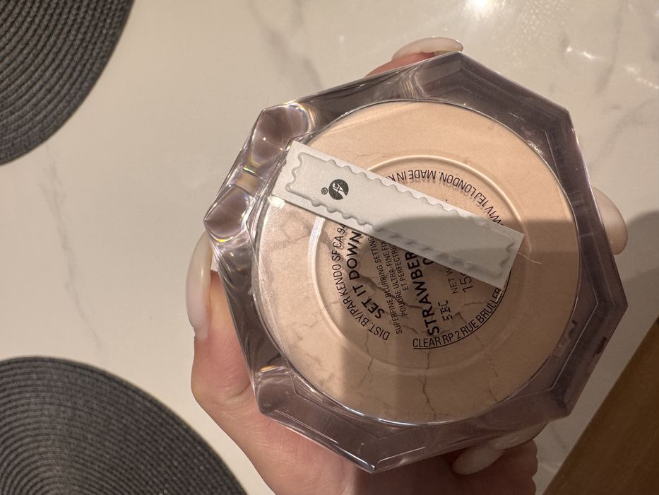 Пудра за лице Fenty Beauty