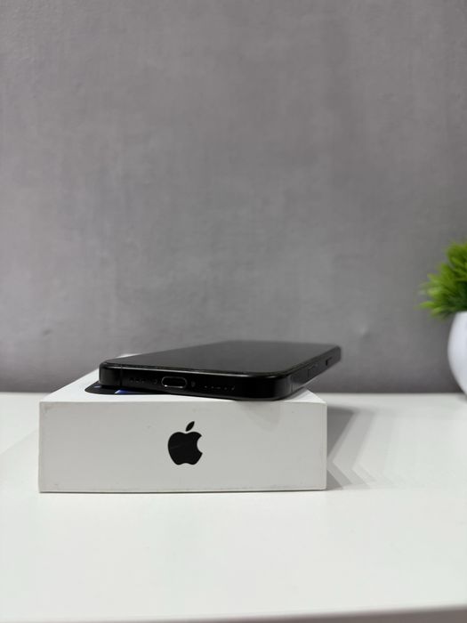 Продам iPhone 16 Pro / 256 ГБ