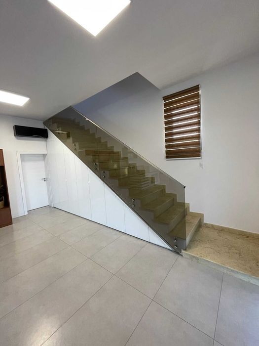 Balustrada de sticla