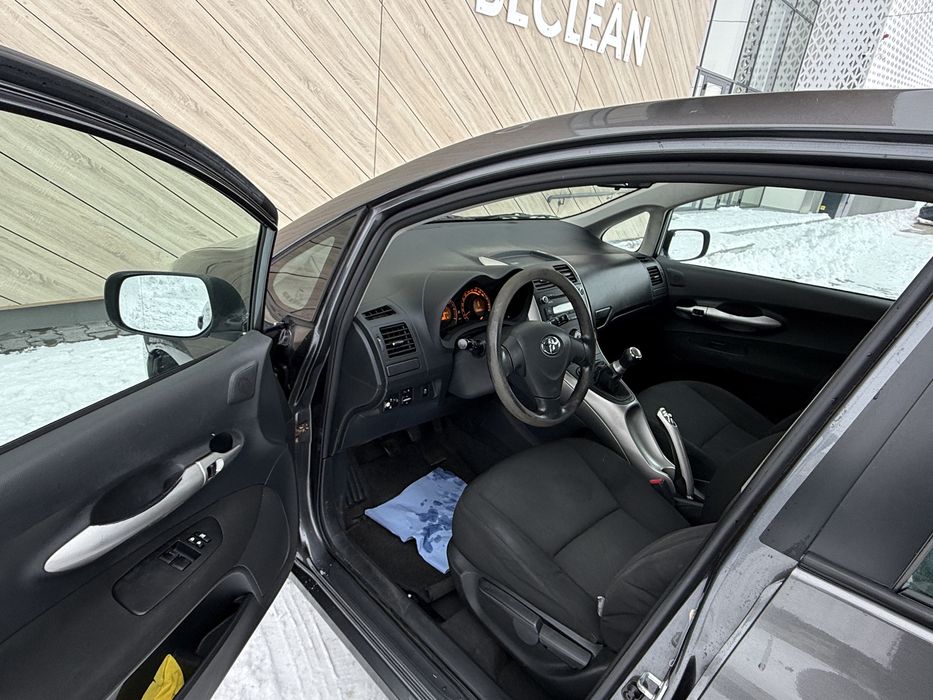 Toyota Auris 1.4 benzina+Gpl