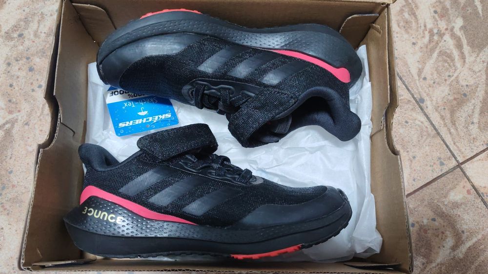 Adidasi marime 28