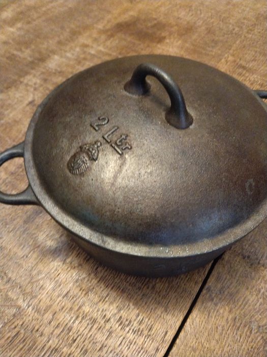 Стара антикварна чугунена тенджера Sweden