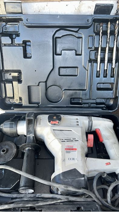 Продам перфоратор кроун