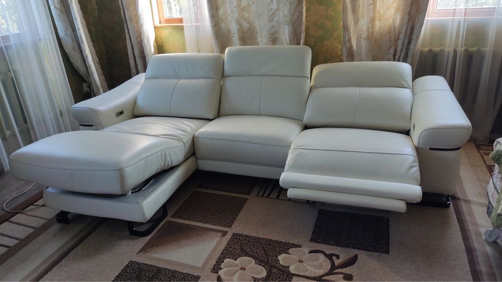 Кожаный диван  Tömo в отличном состоянии