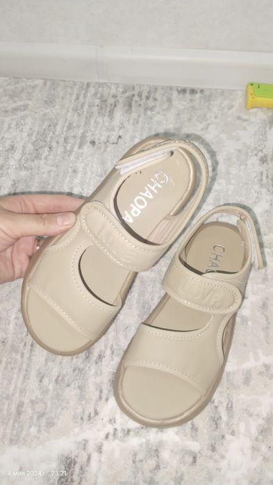 Сандали. Обувь. Крассовки