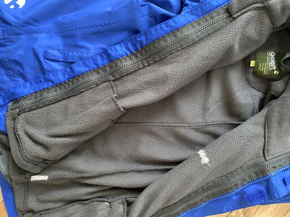 Куртка на мальчика 6-7.