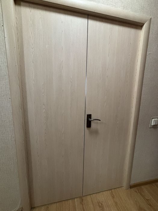 Продам межкомнатную дверь