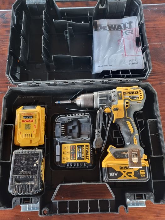 Avitator  DEWALT  DCD796