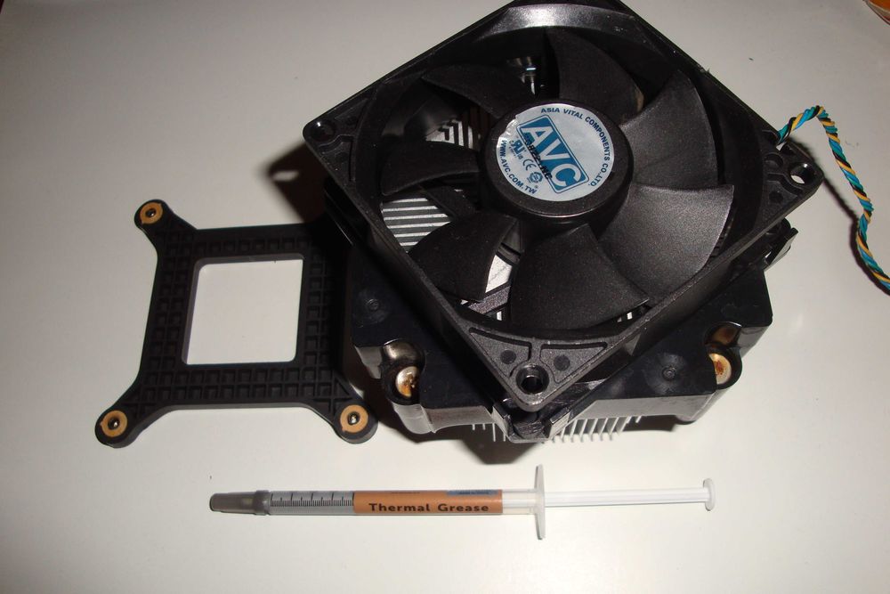 Cooler procesor intel LGA 775 prindere suruburi backplate + pasta