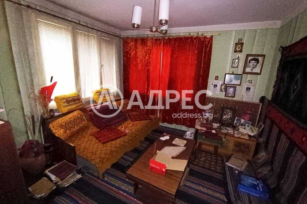Продава се Къща в Разград, Житница - 309 кв.м за 528 €/кв.м - Снимка #12