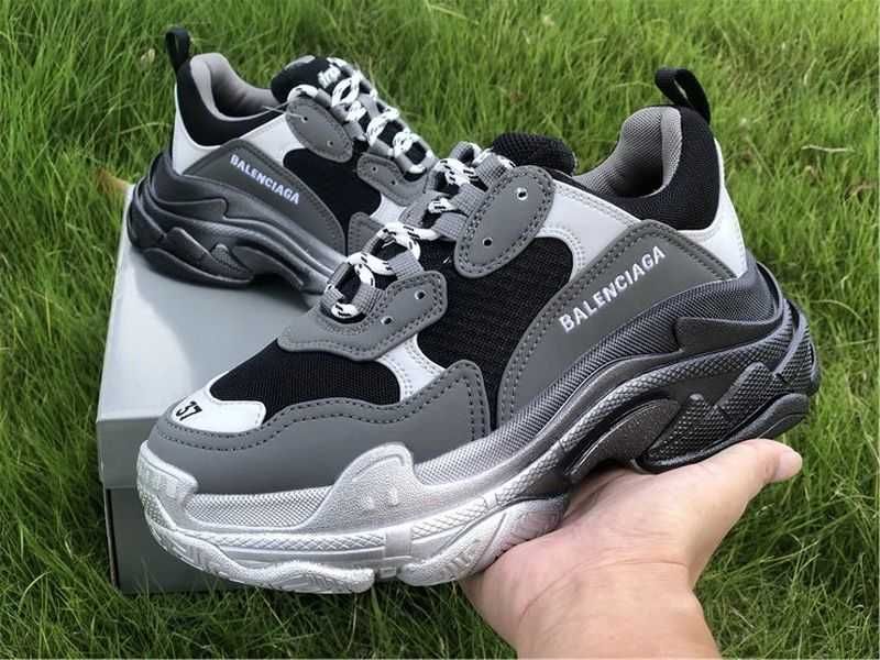 Balenciaga Triple S - Olive/White/Black