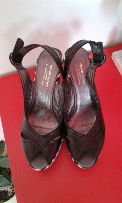 Нови ест.кожа сандали на платформа