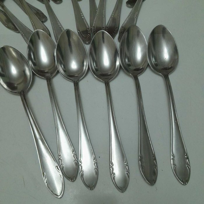 мельхиоровые и нержавеющие ложки. ножи