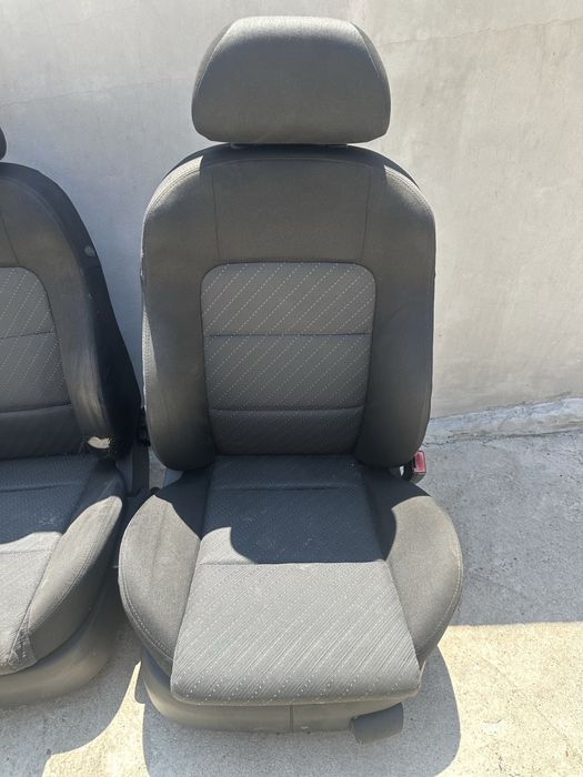 Седалки Seat Leon 1m FR