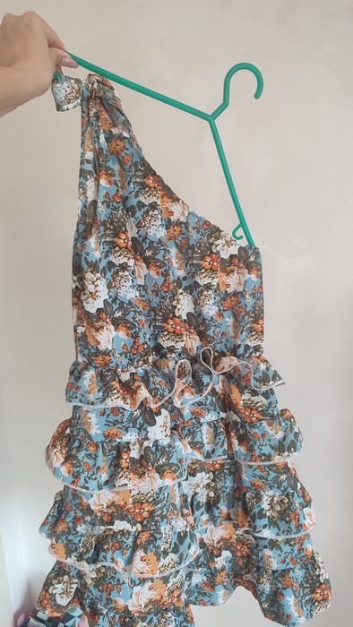 Дамска рокля с едно рамо