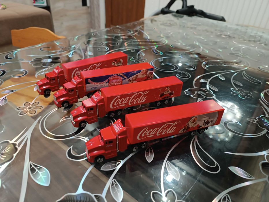 Коледни камиончета на кока кола