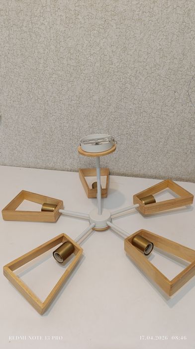 Люстра в отличном состоянии