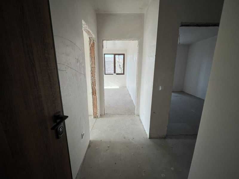 Тристаен апартамент за продажба в кв. Хаджи Димитър