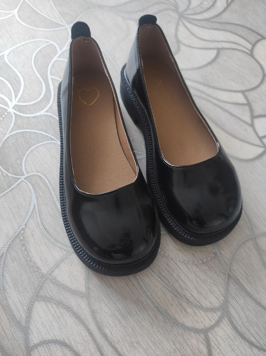 Продам новую туфли