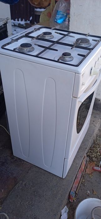 Продам газовую плиту