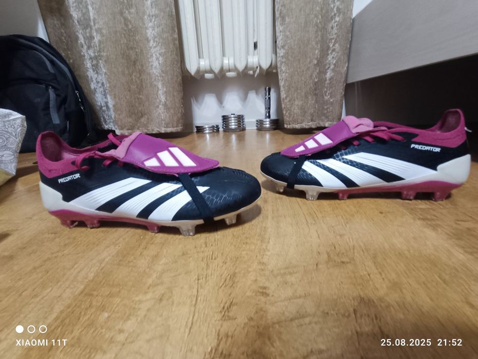 Футбольные бутсы Адидас предатор