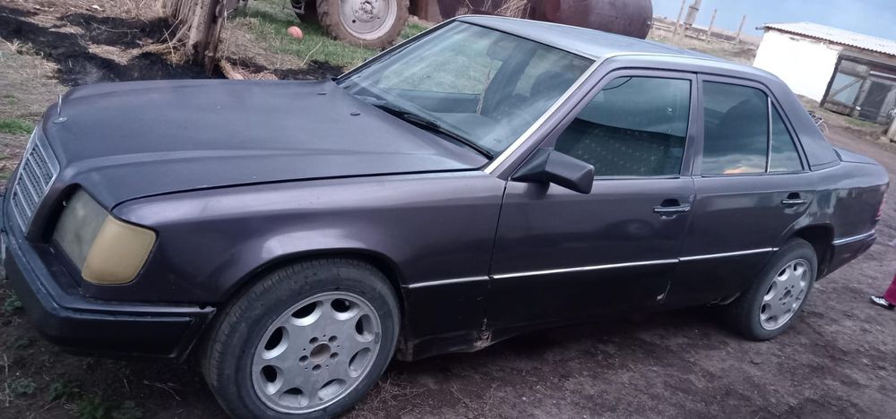 Мерседес Бенс  Е 124